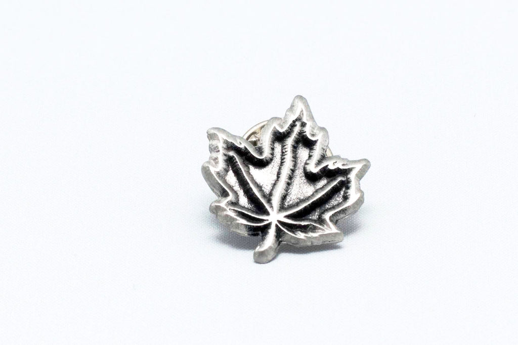 Single maple leaf pewter lapel pin 