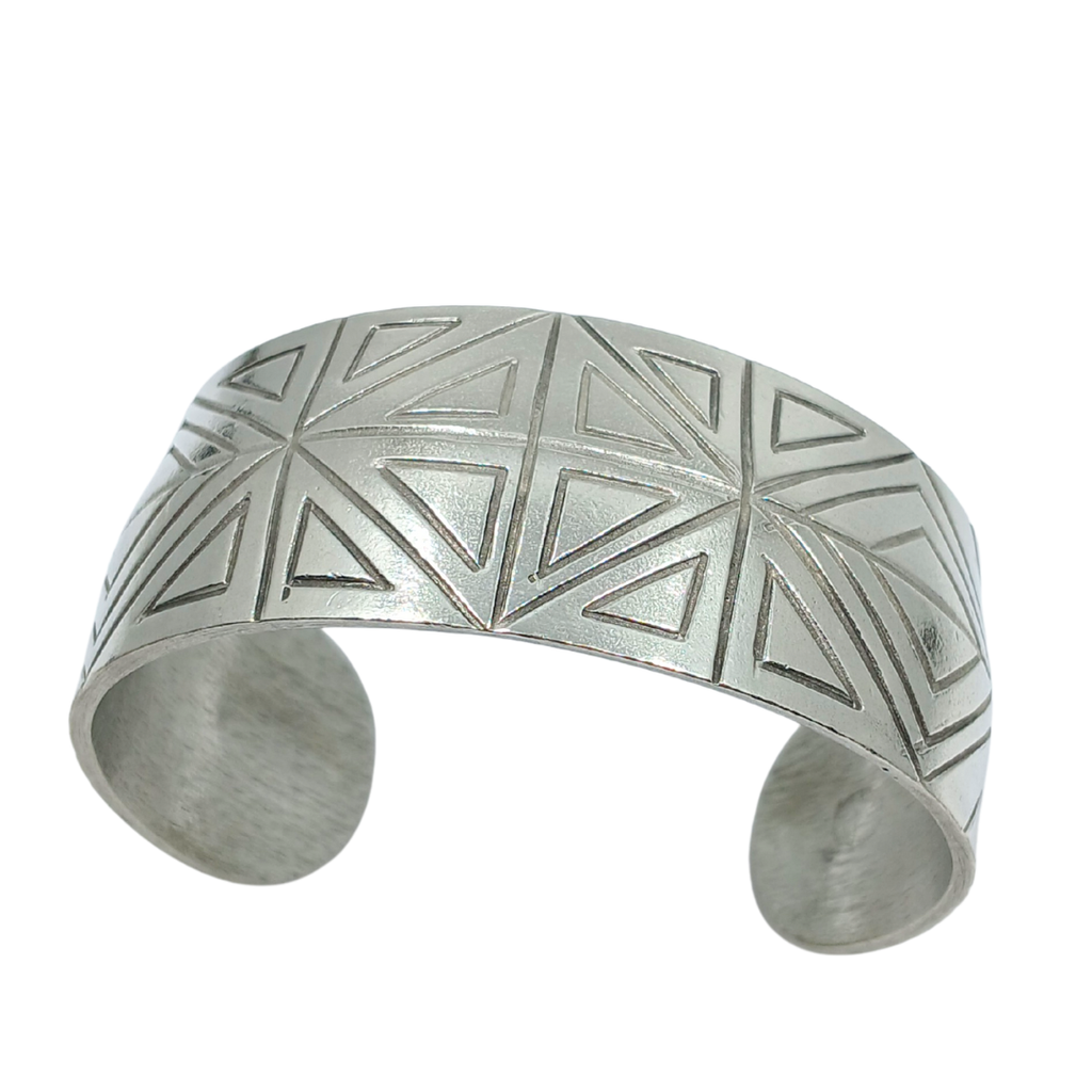 Nexus Bangle