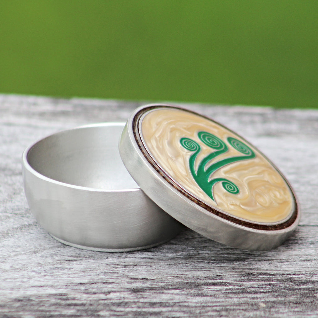 Boîte à souvenirs émaillée Fiddlehead