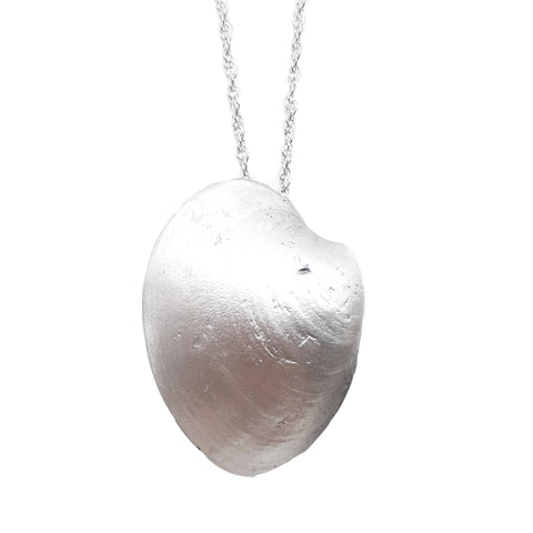 Round Seashell Pendant